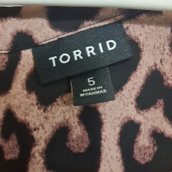 Torrid size 5 crepe tie top - Picture 2 of 2